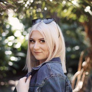 Meet your Posher, Abigail